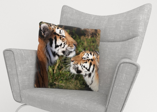 Koristetyynyliina Tigers Devotion 40x60 cm