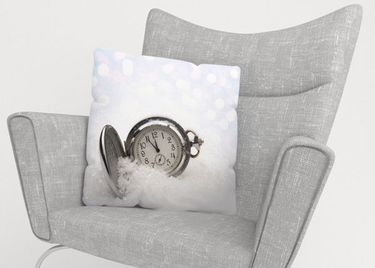 Koristetyynyliina CLOCK ON THE SNOW 40x60 cm